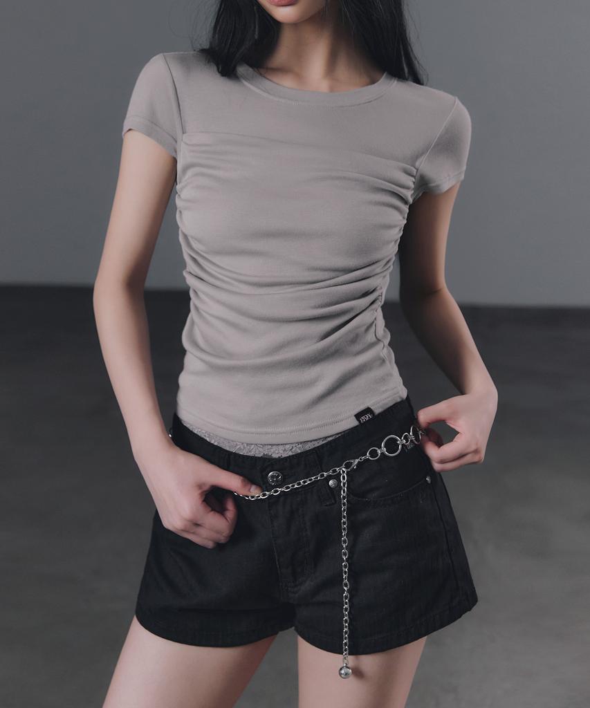 Geulouhaideu Bridin Rivet Low Shorts_Black