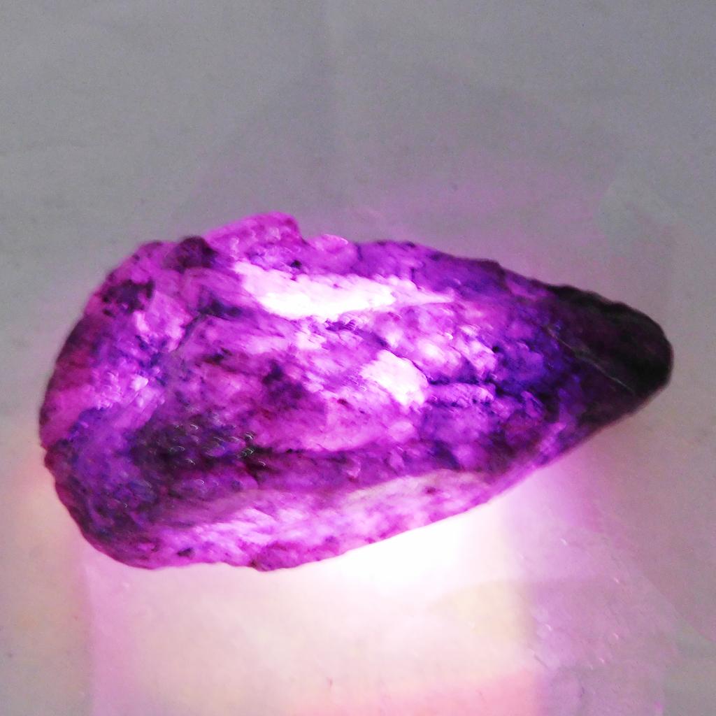 CERTIFIKOVANÝ Fialový Safír Hrubý 147,90 ct Přírodní Ne broušený Volný Drahokam