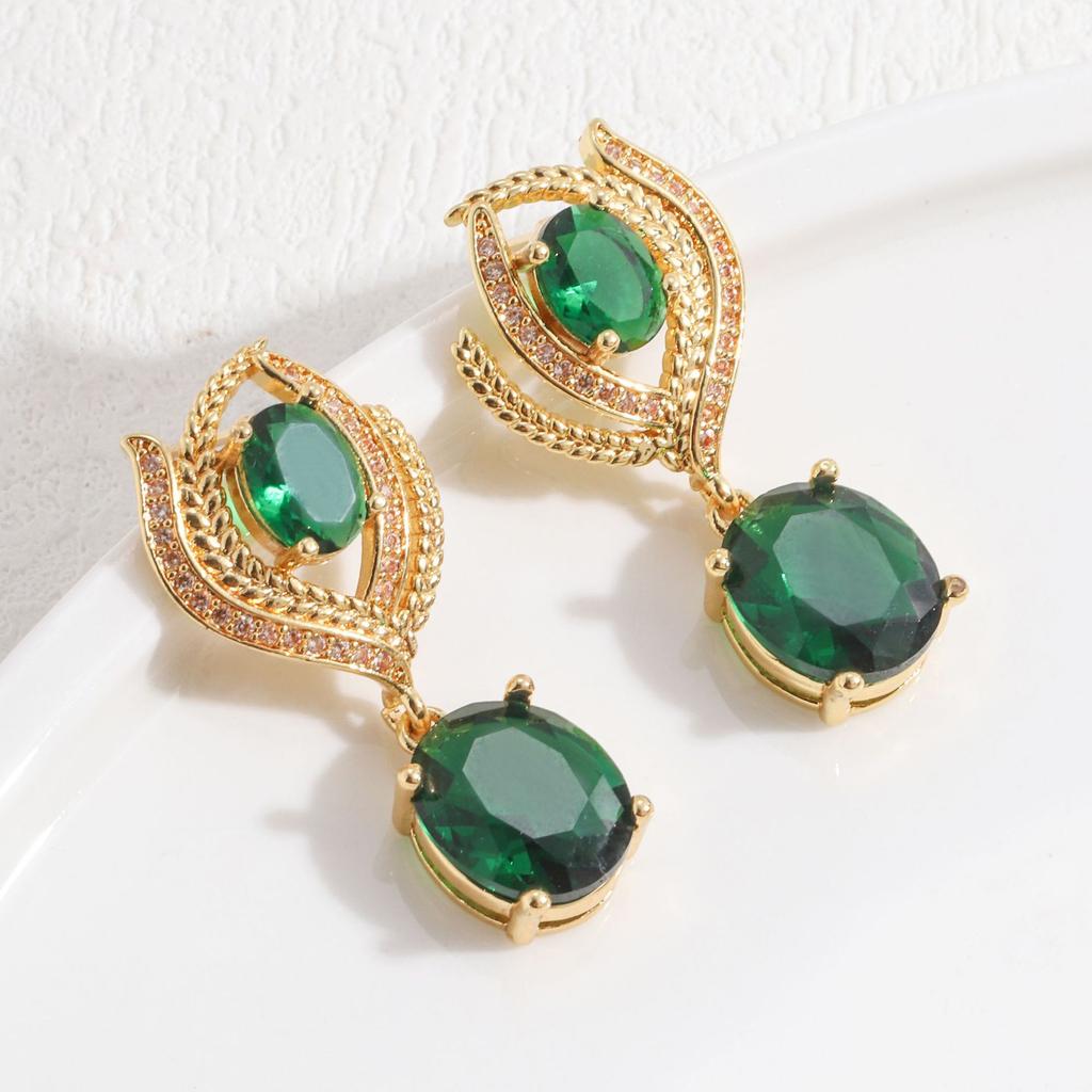 Emerald Necklace Female, High-End Retro Trend Inlaid Zircon Set