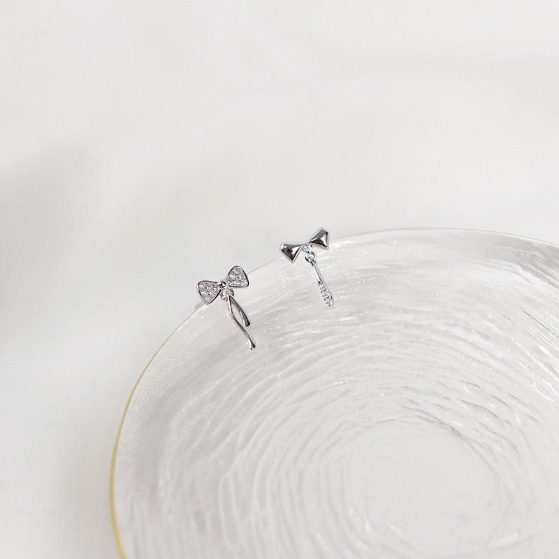 Sweet and Cool Girl Earrings Simple and Exquisite Bow Design Earrings Student Earrings