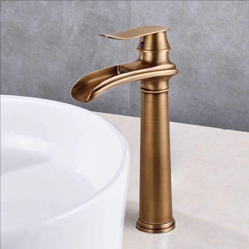 Chromowana bateria umywalkowa Mosiądz Czarny Retro wodospadowa bateria umywalkowa Europejski styl Mieszacze ciepłej i zimnej wody bateria