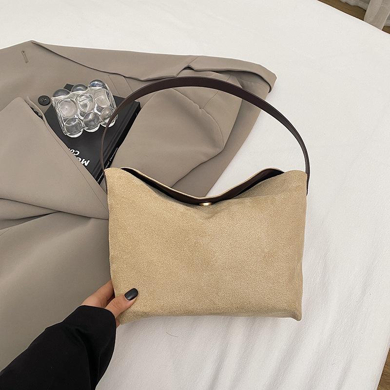 Lazy wind large capacity commuter bag Korean niche suede matte retro bucket bag versatile shoulder messenger bag women