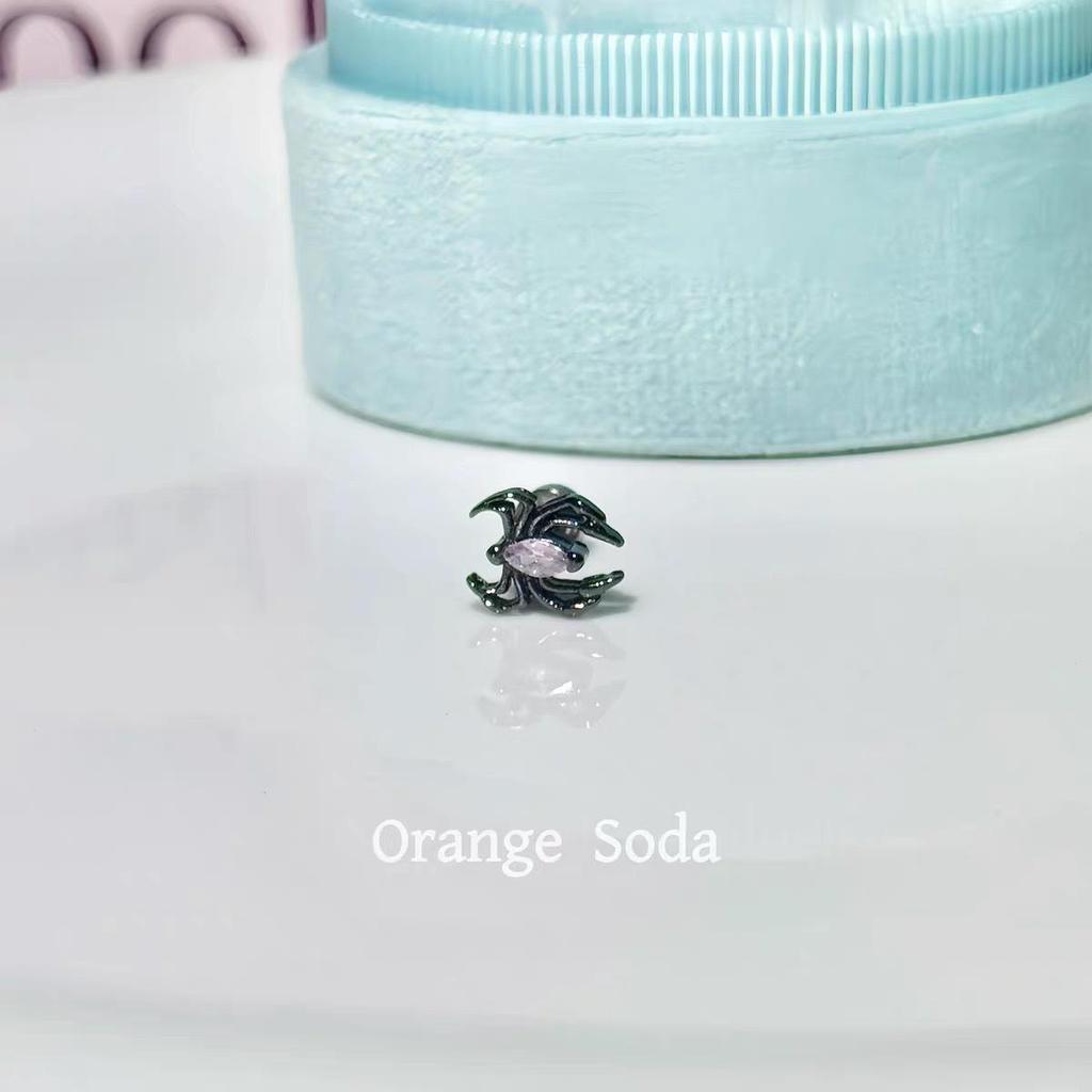 Retro Dark Spider Zirconium Titanium Steel Ear Stud