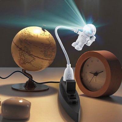Φωτιστικό USB σε σχήμα αστροναύτη