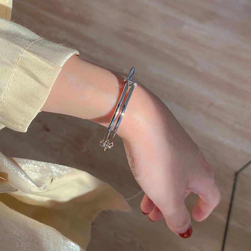 Retro-Inspired 925 Sterling Silver Pull-Out Bracelet for Women: Fashionable, Versatile, and Creative Hand Ring