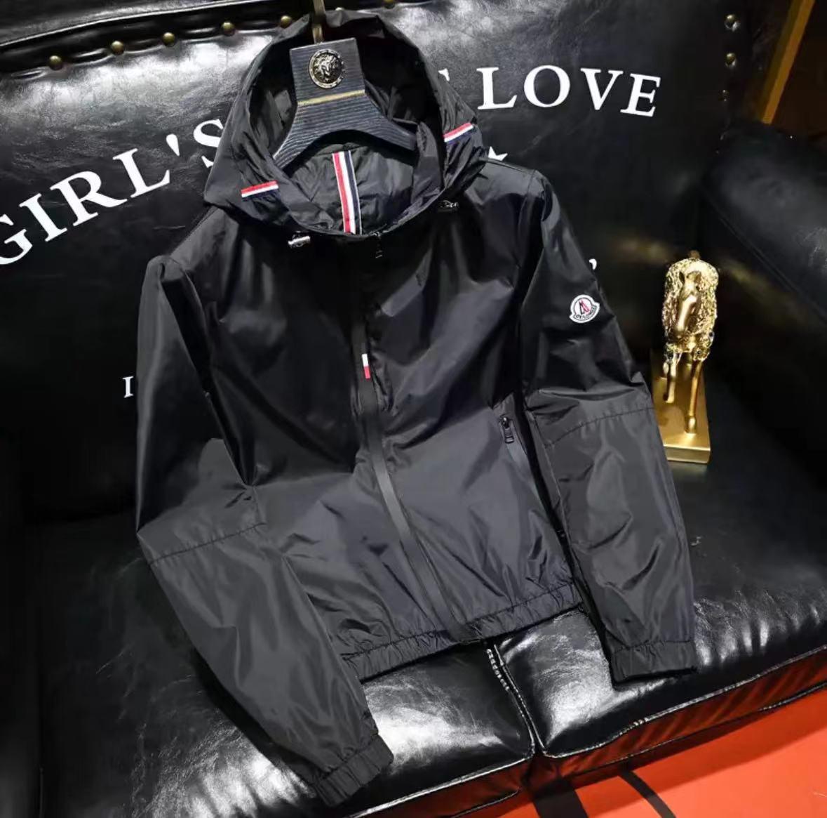 

Чоловіча легка куртка з капюшоном Весна/Літо 2025 - Модний, універсальний повсякденний топ для молоді M