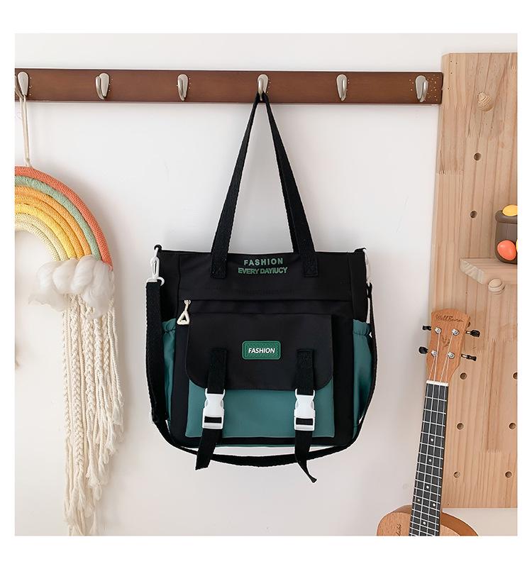 

Женская сумка через плечо с цветными блоками Весна/Лето 2024 - Большая вместимость, корейский стиль, кроссбоди для студентов чёрный