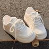 Yueyu vielseitige kleine weiße Schuhe Damen 2025 neuer Frühling nicht müde Füße Mädchen Board Schuhe Nische beliebte Plateau Sportschuhe