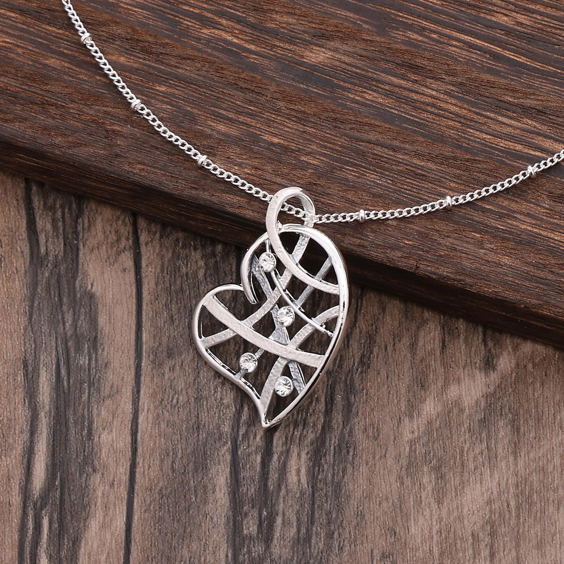 

New color oil geometric lines love diamond pendant, fashionable and simple women s high-end necklace