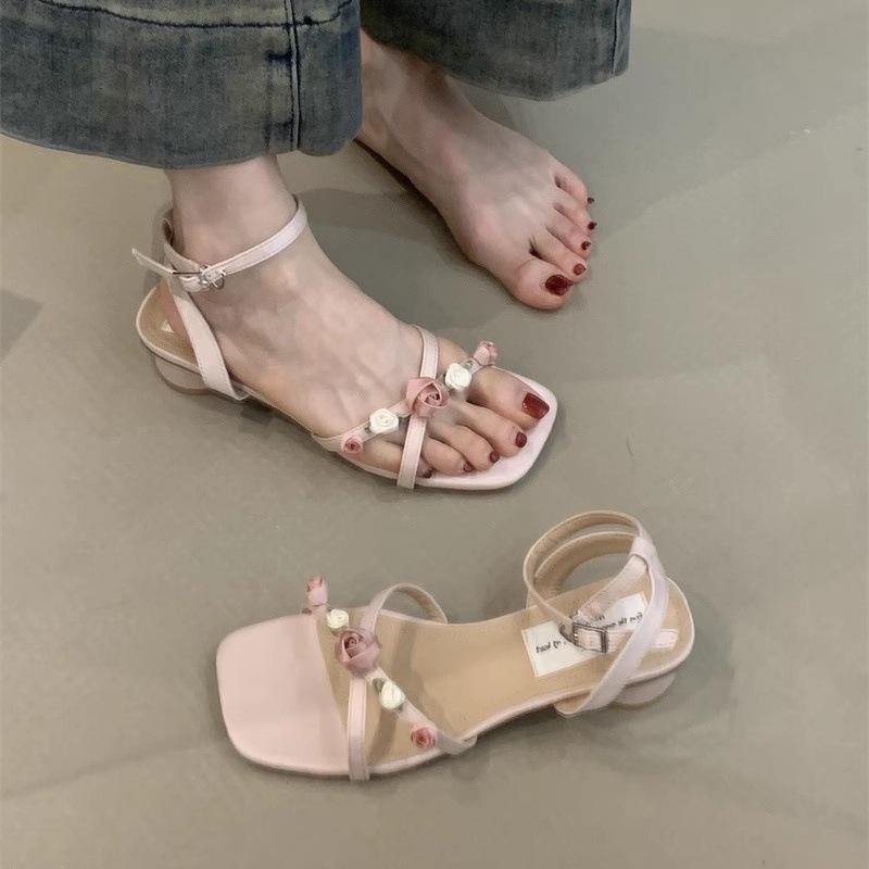 

Версия из овчины~ Французские сандалии на толстом каблуке с закрытым носком, женские, с цветком, на ремешке с пряжкой, со знаменитым нежным темпераментом, на высоком каблуке 39