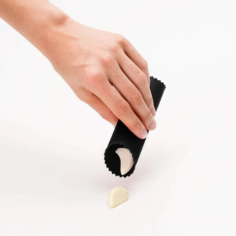 Garlic Stripper Tube Peeling Garlic Peeling Silicone Garlic Peeler Peel Easy Useful Kitchen Tools Non-toxic Safety Gadget