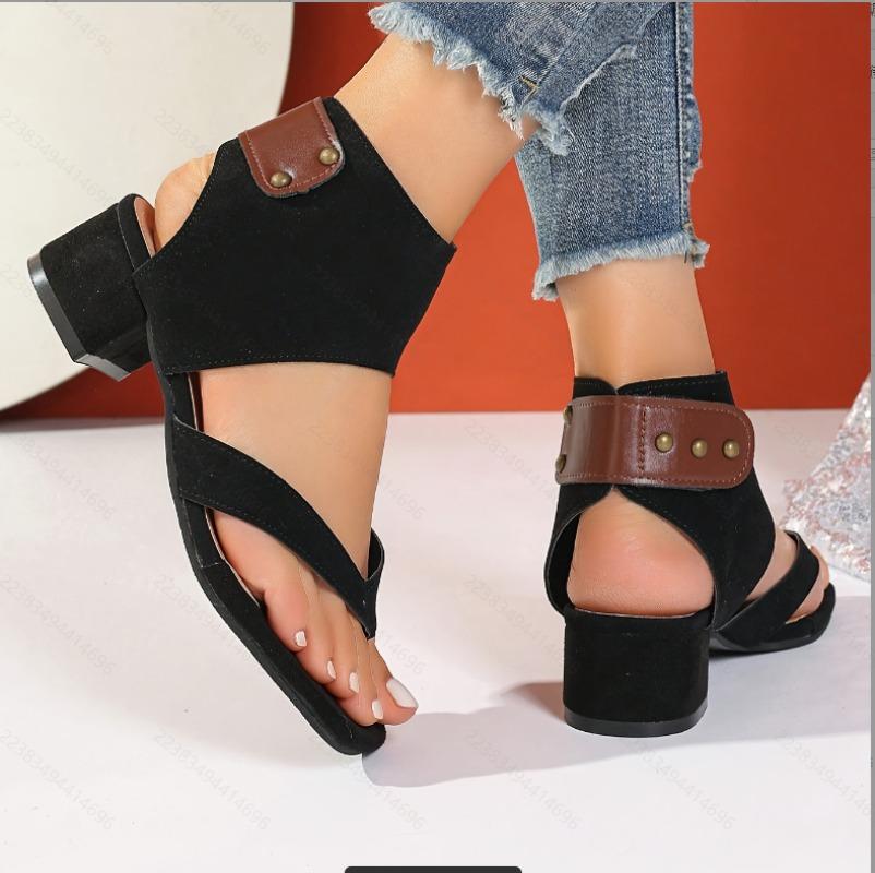 Fashion New Summer Casual Sandals Fashion Rivets Solid Flip-flops Simple Comfortable Beach Shoes Women's Large Size 36-43