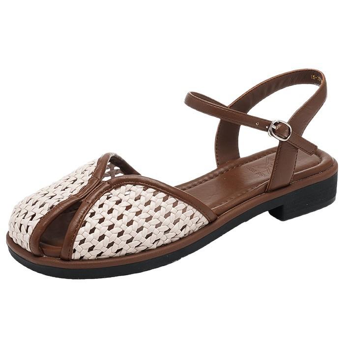 Roman sandals women's summer wear 2025 flat-bottomed bag head with holes shoes niche retro feet with small skirt shoes