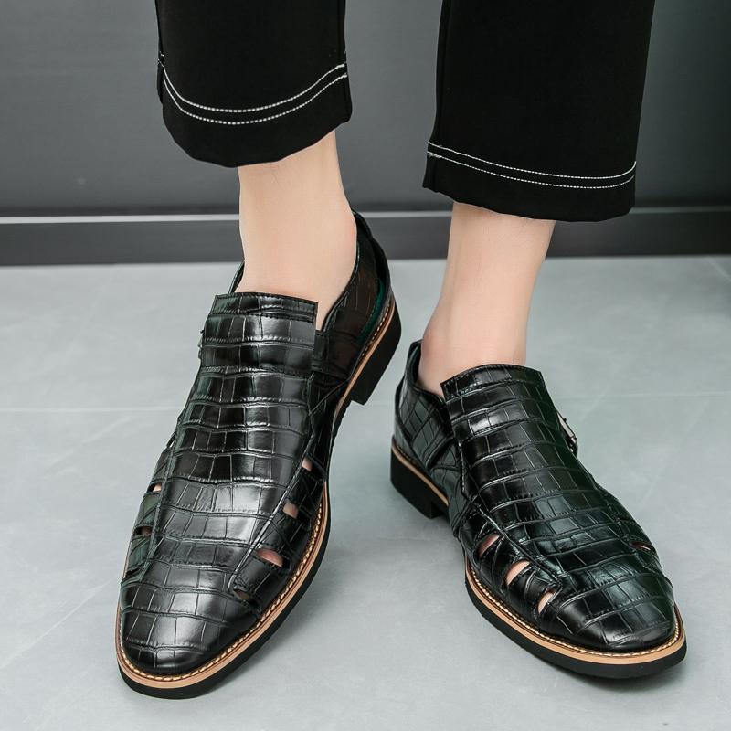 Fashion Summer Breathable Men Sandals Fashion Business Handmade Artificial Leather Men Shoes Outdoor Beach Men Hollow Out Loafers Shoes