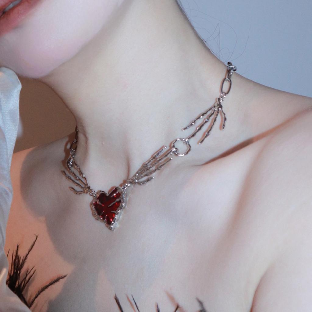 Heart Pendant Necklace Claw Chain Choker Gothic Red Heart Pendant Chokers Party Jewelry Alloy Material Jewelry for Women