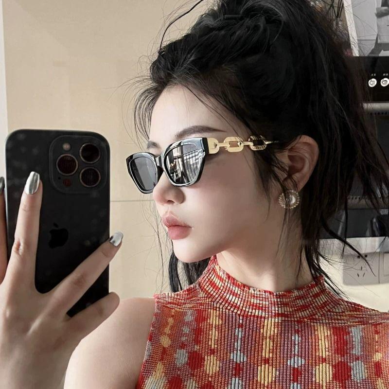 Retro Cat Eye Chunky Chain Sunglasses for a Small Face - European & American Hot Girl Style