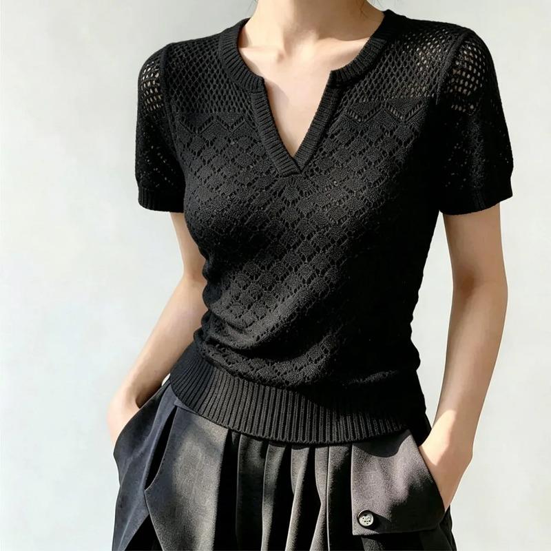 Women's White Hollow Diamond Knit Notch V Neck Slim Short Sleeve Knit Top