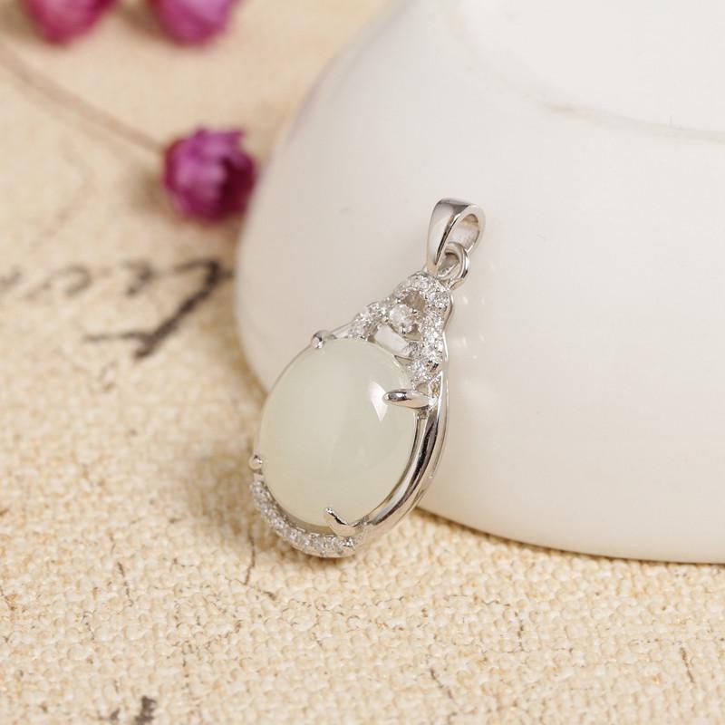 

Кулон из серебра 925 пробы с инкрустацией нефритом Хэтянь и сертификатом - Нефритовое колье-кабошон в старинном стиле для женщин 925 Silver