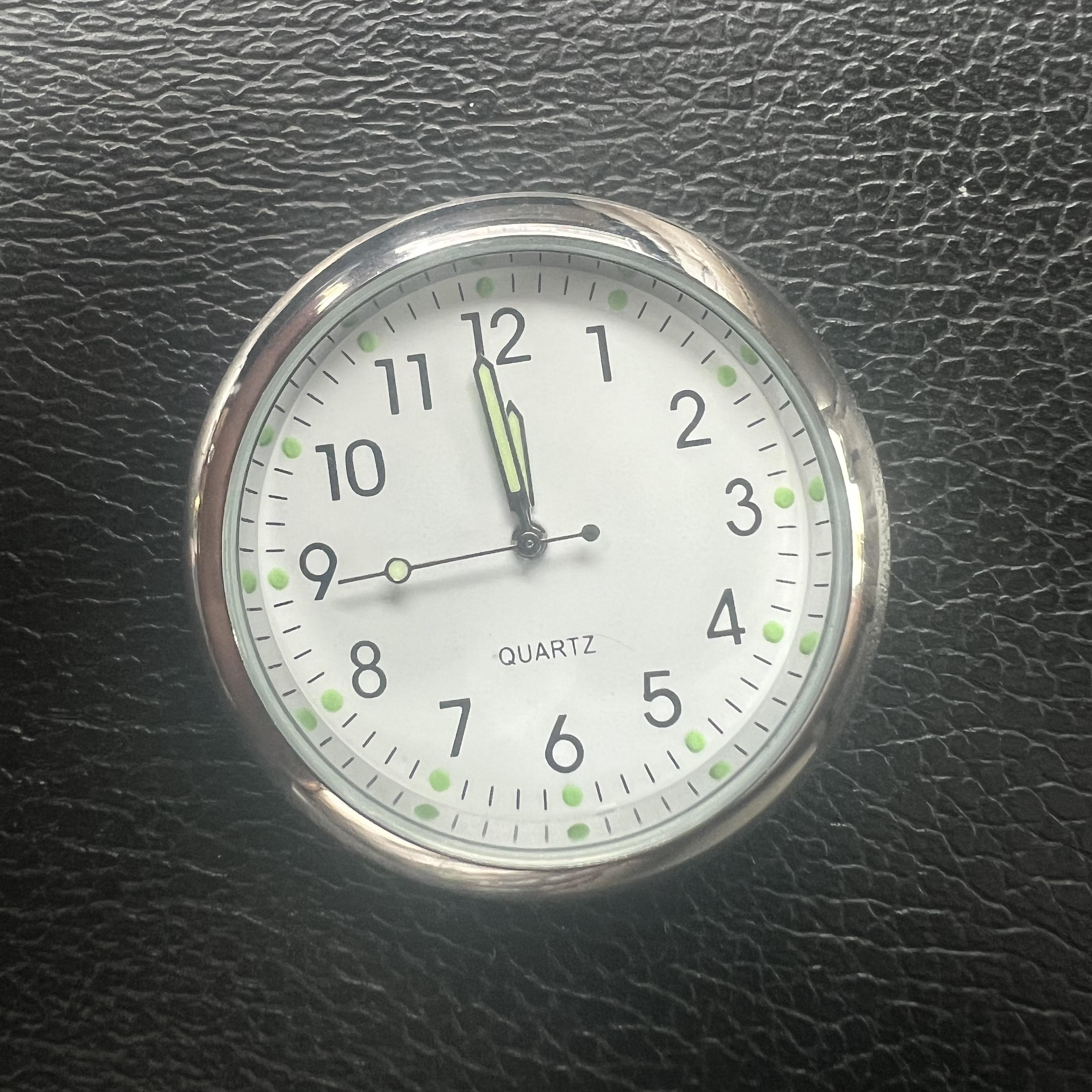 

Часы на приборной панели автомобиля с люминесцентным циферблатом - Мини-авто кварцевые часы из цинкового сплава для внутренних автомобильных аксессуаров (4см) белый