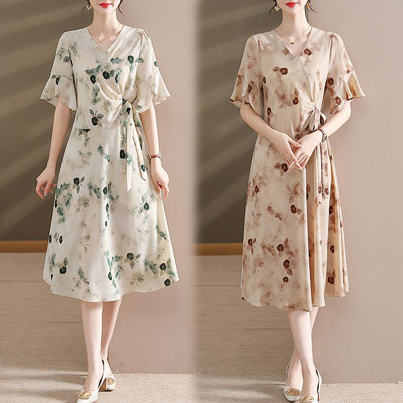Summer V-Neck Chiffon Dress 2026: Stylish Waist-Cinched Design for Mom's Youthful Look
