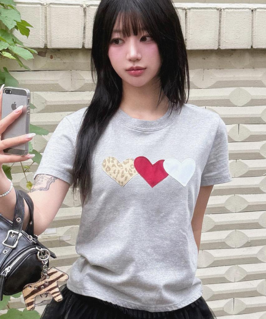 Loginaenloji Leopard Point Heart Patch Cotton T-Shirt Gray