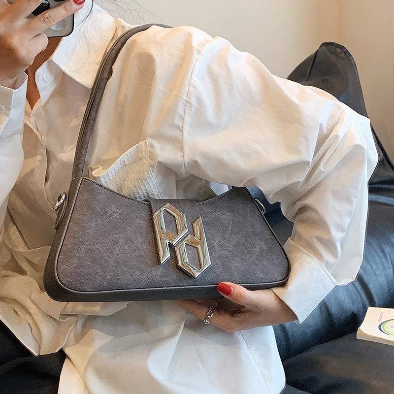 Premium underarm bag women's new simple fashion baguette bag 2025 new autumn niche casual shoulder bag