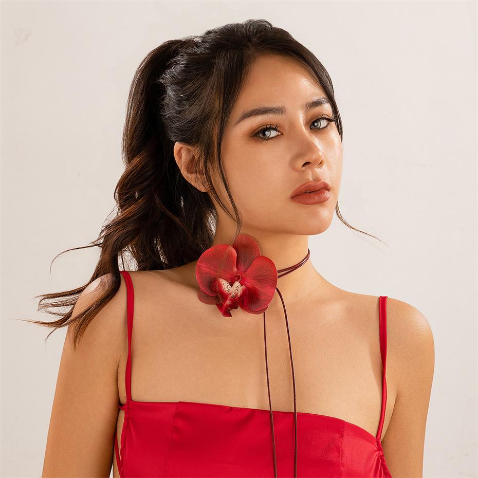 

Ingemark Романтическое бохо ожерелье-чокер с бабочкой и большим цветком для женщин K-pop регулируемая длинная цепочка-веревка Mariage Y2K аксессуары