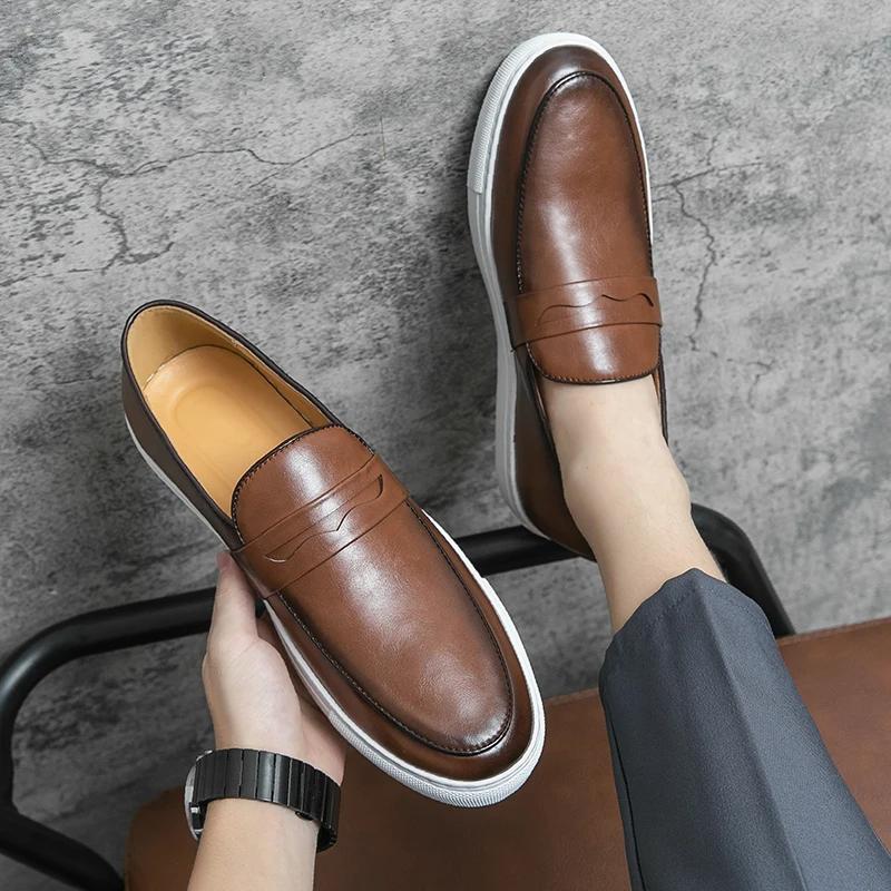 Fashion Men's Leather Shoes Loafers Casual Shoes Slip-on Sneakers Male Dress Shoes Light Breathable Flats Round Toe Comfortable Footwear