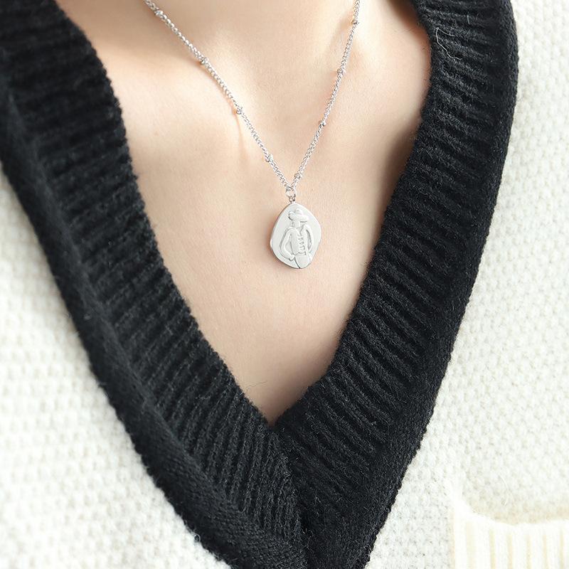 French Relief Portrait Fashion Commuter Necklace Non-Fading Non-Fading Versatile Jewelry Geometric Personalized Collarbone Chain