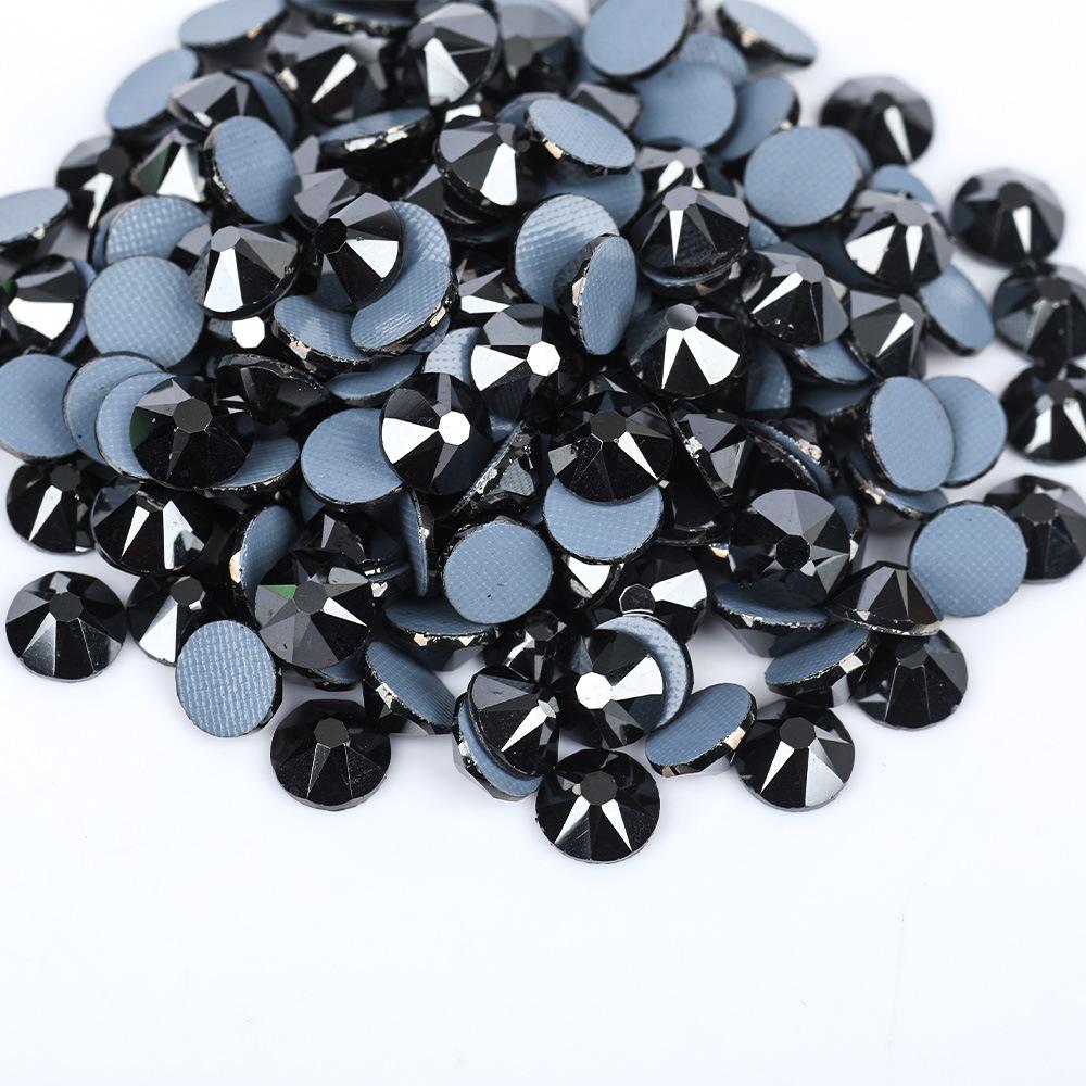

Мягкий, Восемь Больших и Восемь Маленьких Имитация Австрийской Резиновой Подошвы Плоское Дно Сверло, Маникюрное Сверло Сделай Сам Чехол для Мобильного Телефона Стекло Ювелирные Аксессуары SS10 (diameter 2.7-2) 1440 pcs/bag чёрный