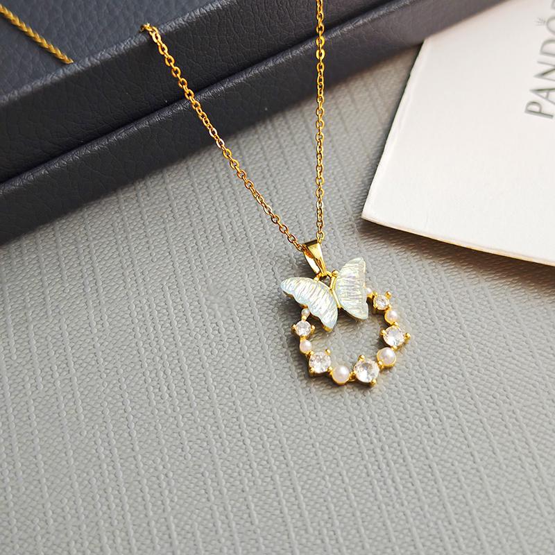 Collana con Ciondolo Circolare a Farfalla Colorata in Acciaio Inossidabile con Zirconi per Donna Gioielli Delicati Romantici Vendita all'Ingrosso