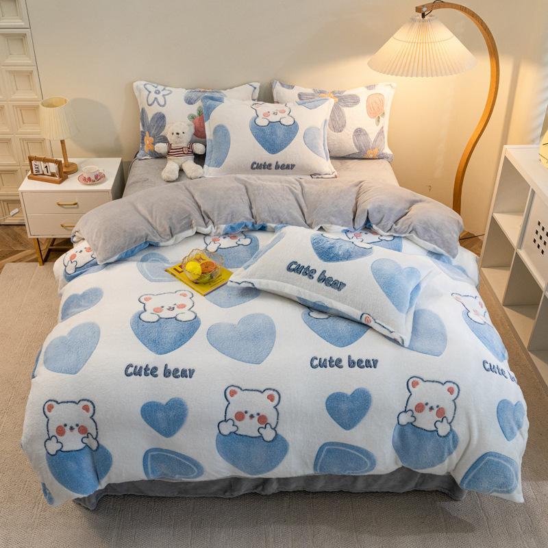 Cute Cartoon Strawberry Printed Duvet Cover Coral Fleece Autumn Winter Bed 4 Piece Set Wear Resistant Machine Washable Bedding