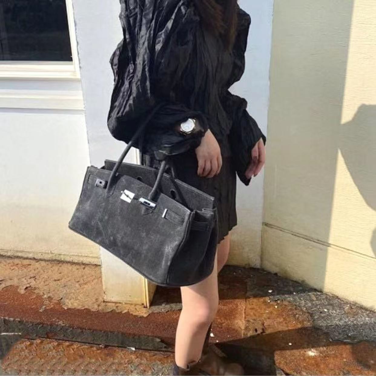 

Zhang Yuqi, the same 2025 spring and summer platinum bag, old washing water versatile large capacity oblique span shoulder portable large bag