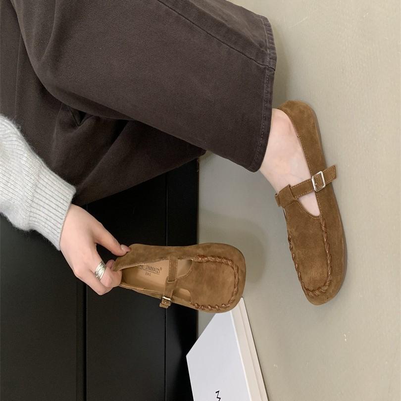 2025 autumn retro square head shallow mouth flat bottom old money style single shoes women's design sense French evening wind Mary Jane shoes