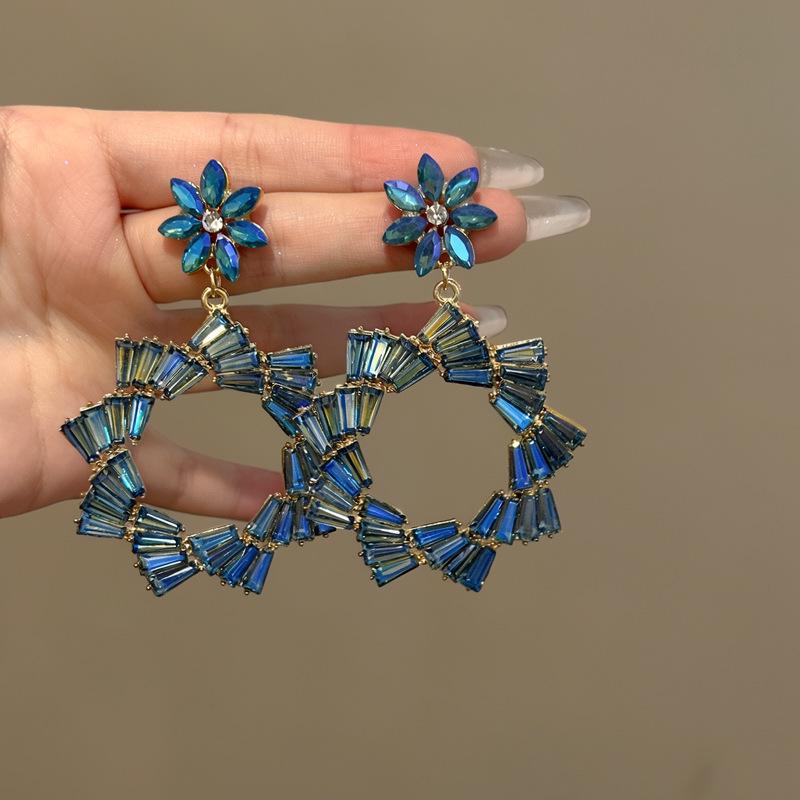 Orecchini a Bottone Geometrici Floreali con Strass Corte Europea Ago d'Argento - Accessori Lussuosi, alla Moda, Raffinati