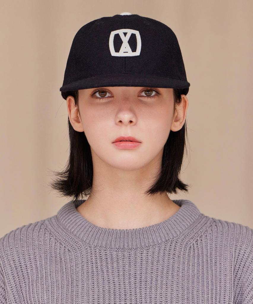 Bajal Va Square Applique Wool Baseball Cap Black