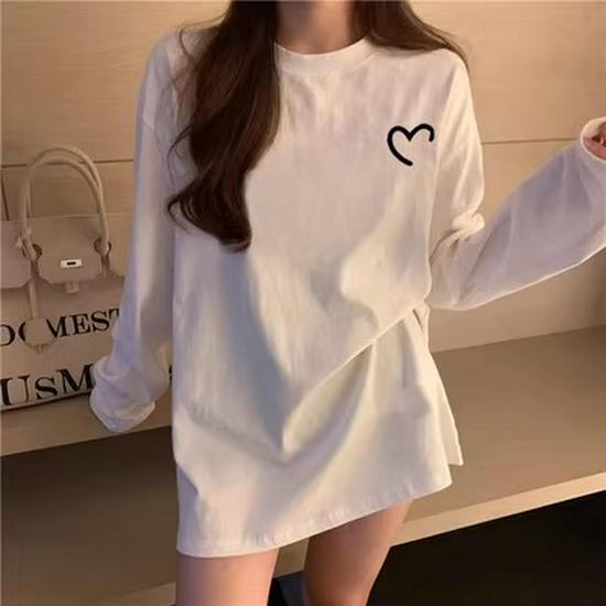 Women's White Long-Sleeve Pullover: Casual, Versatile, Slim-Fit Base Top for Autumn
