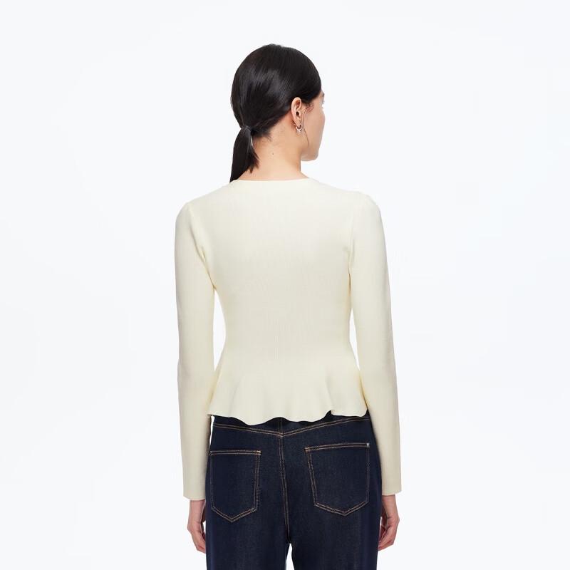 Veromoda Ruffle V-Neck Slim-Fit Knit Top