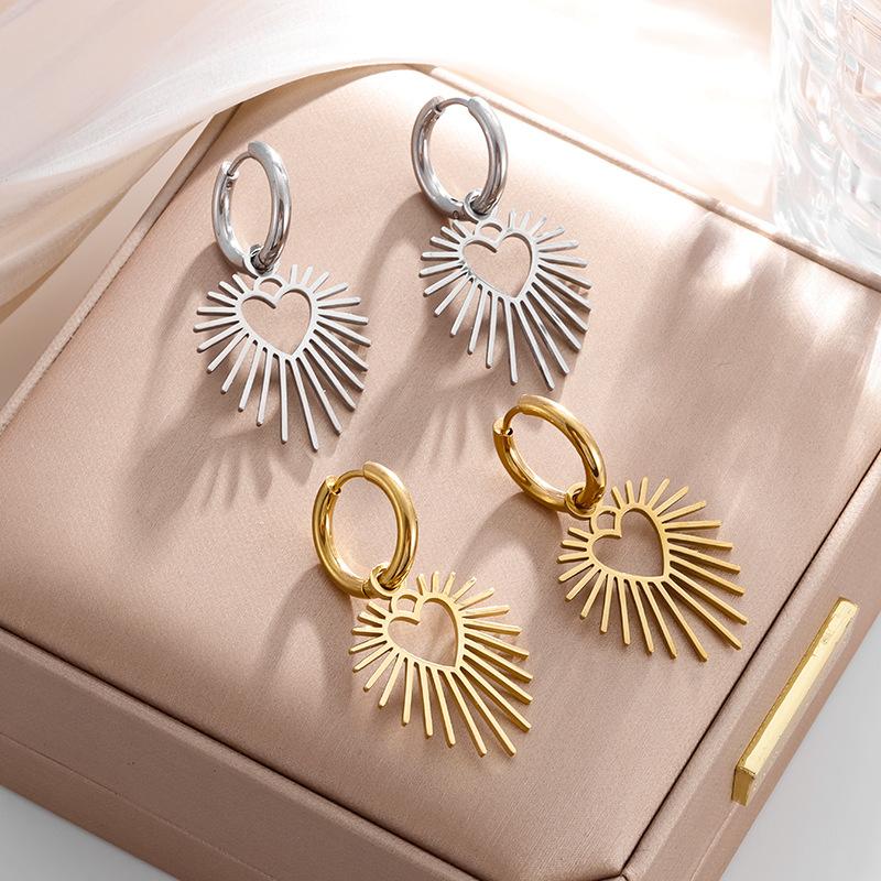 

European and American Heart Shaped Sun Blooming Draped Ring Earrings Pair of Fashionable Versatile Earrings Stainless Steel Jewelry