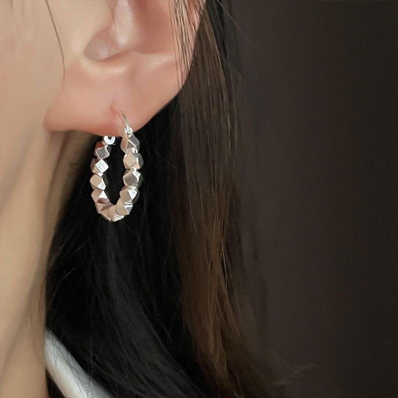 Heavy Duty Ultra-cool Asymmetric Earrings Women's Multi-faceted Irregular Hipster Temperament Trendy Elegant Classic Casual Accessories