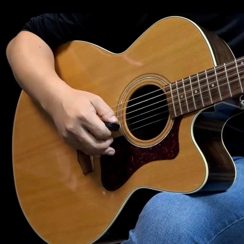 Guitar Bow Double Side Playing Bow Thin Guitar Bowing Device Plastic Guitar Tunings Tone Pick Accessories Durable