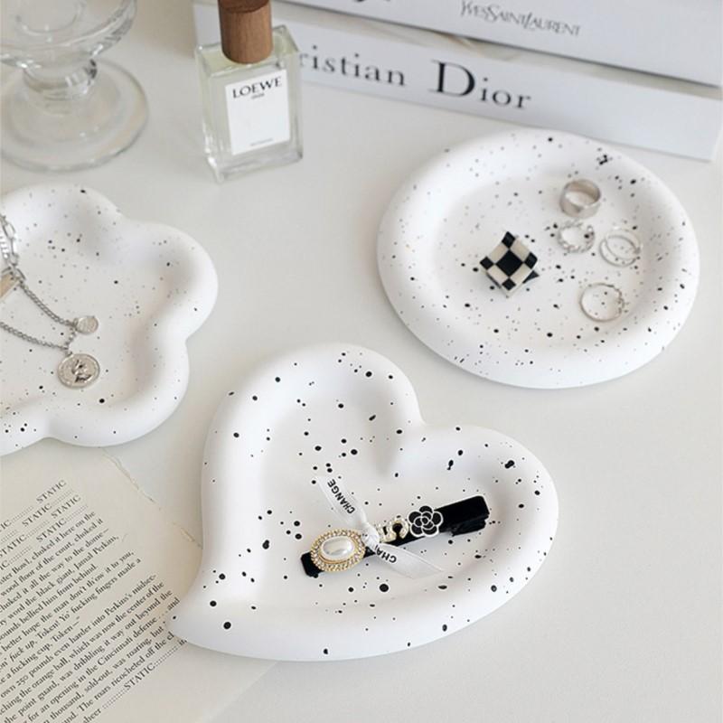 Fashion Photo Props Simple Photography Background Popular Jewelry Earrings Bracelets Gift Shoot Accessories Heart-shaped Tray
