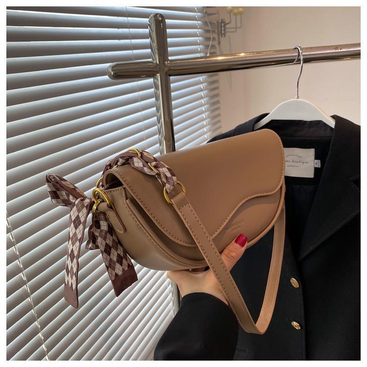 High-quality Minimalist Design Shoulder Bag 2023 Autumn Winter New Women's Bag Crossbody Bag Single Shoulder Underarm Saddle Bag