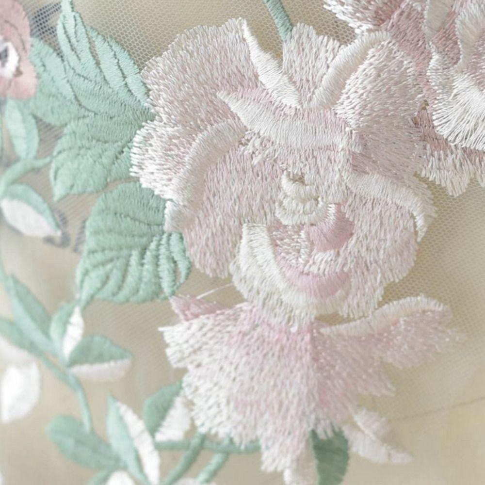 Mesh Bottom Flower Embroidery Patch Lace Trim Floral Design Sew On Floral Patch Sew On Applique Wedding Dress Stickers