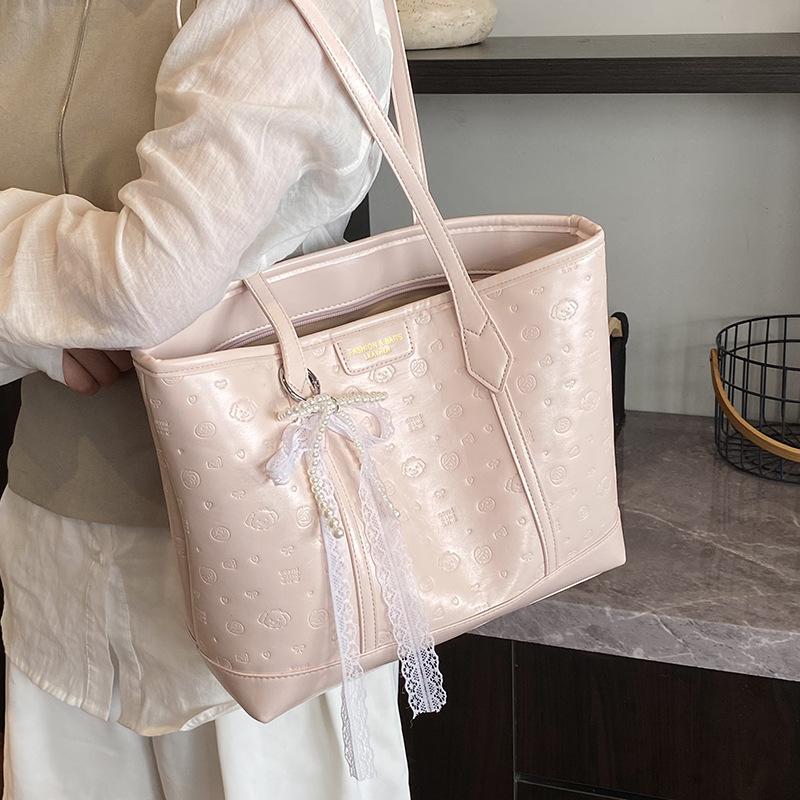 Simple and cute embossed sweet wind tote bag large capacity leisure commuting class versatile shoulder bag