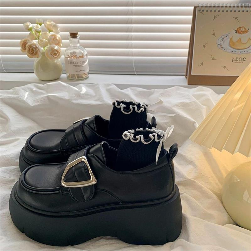 

Black patent leather round head platform small leather shoes women s 2025 spring and autumn new single shoes British style small loafers 35