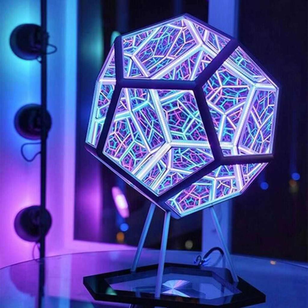 Geometric Dodecahedron Table Lamp with Modern Metal Frame and Multifaceted Panels for Ambient Lighting and Home Decoration