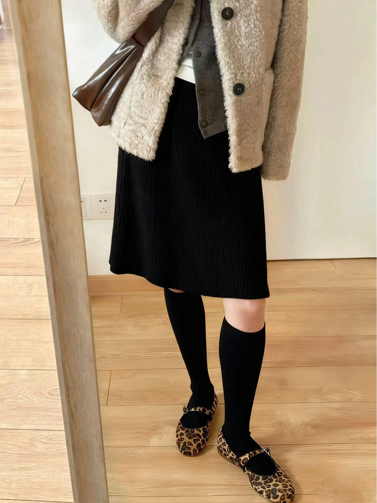 

Retro French Knit A-Line Midi Skirt: Women s 2025 Autumn/Winter Trendy Casual Style One Size чёрный