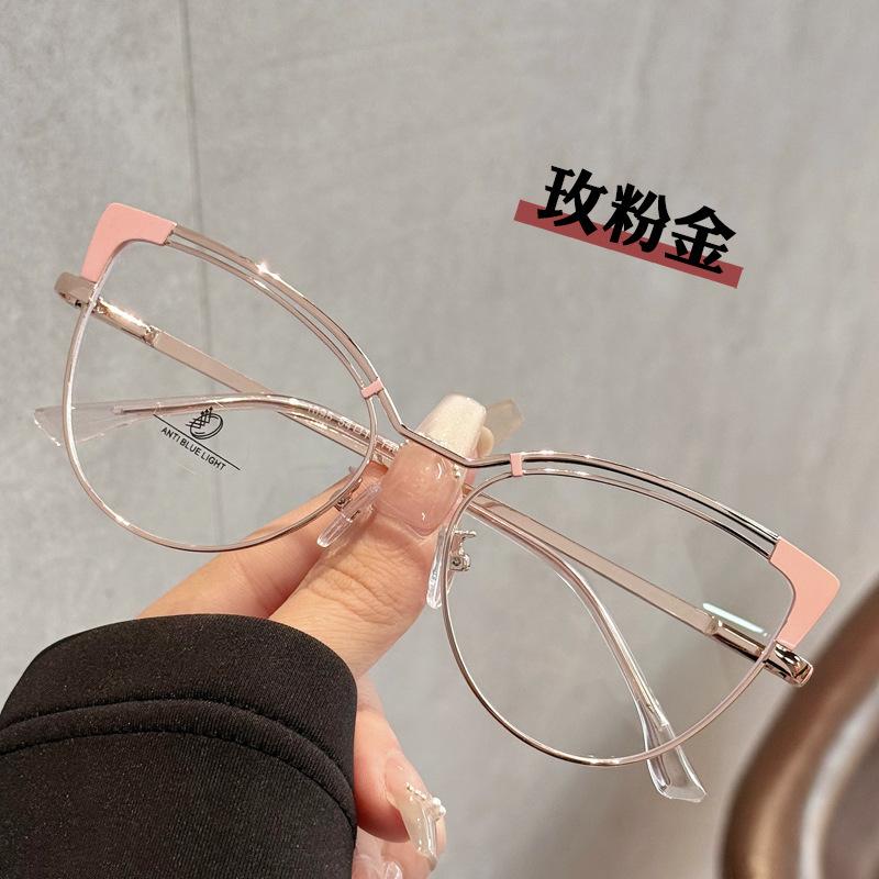 

New Style Frames Glasses Women Fashion Trendy Cat Eye Shape Glasses Woman Blue Light Blocking Decorative Glass