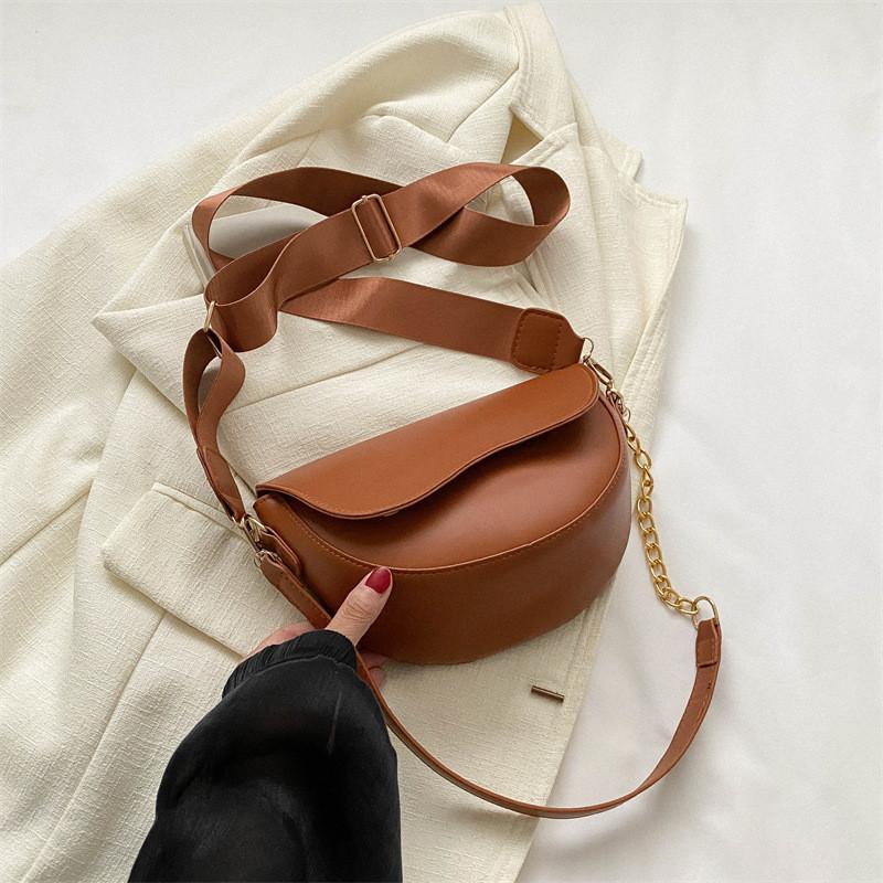 Chic Retro Women s Saddle Bag Trendy Casual Crossbody Bag In Elegant Colors For Fall коричневый
